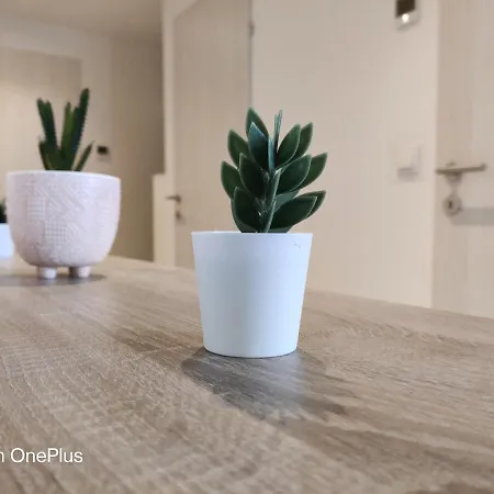 Grete, An Der Weinstrasse Эренхаузен