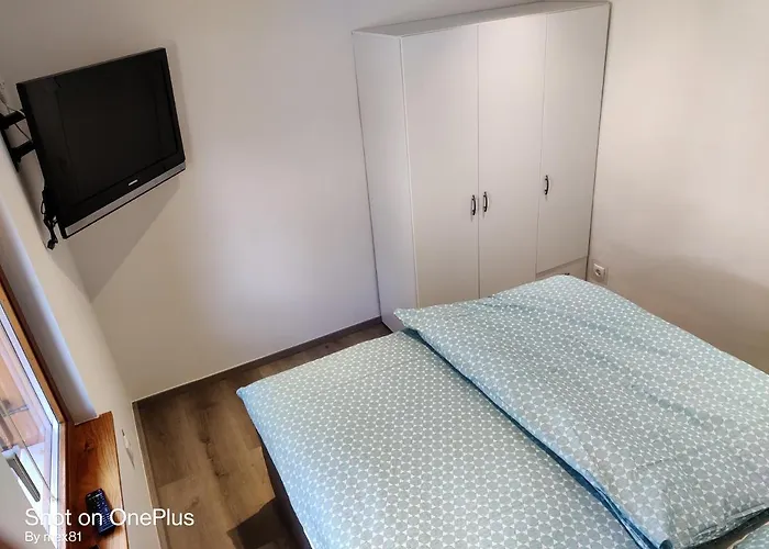 Grete, An Der Weinstrasse * إيهرينهاوزين