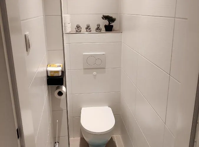 Grete, An Der Weinstrasse إيهرينهاوزين